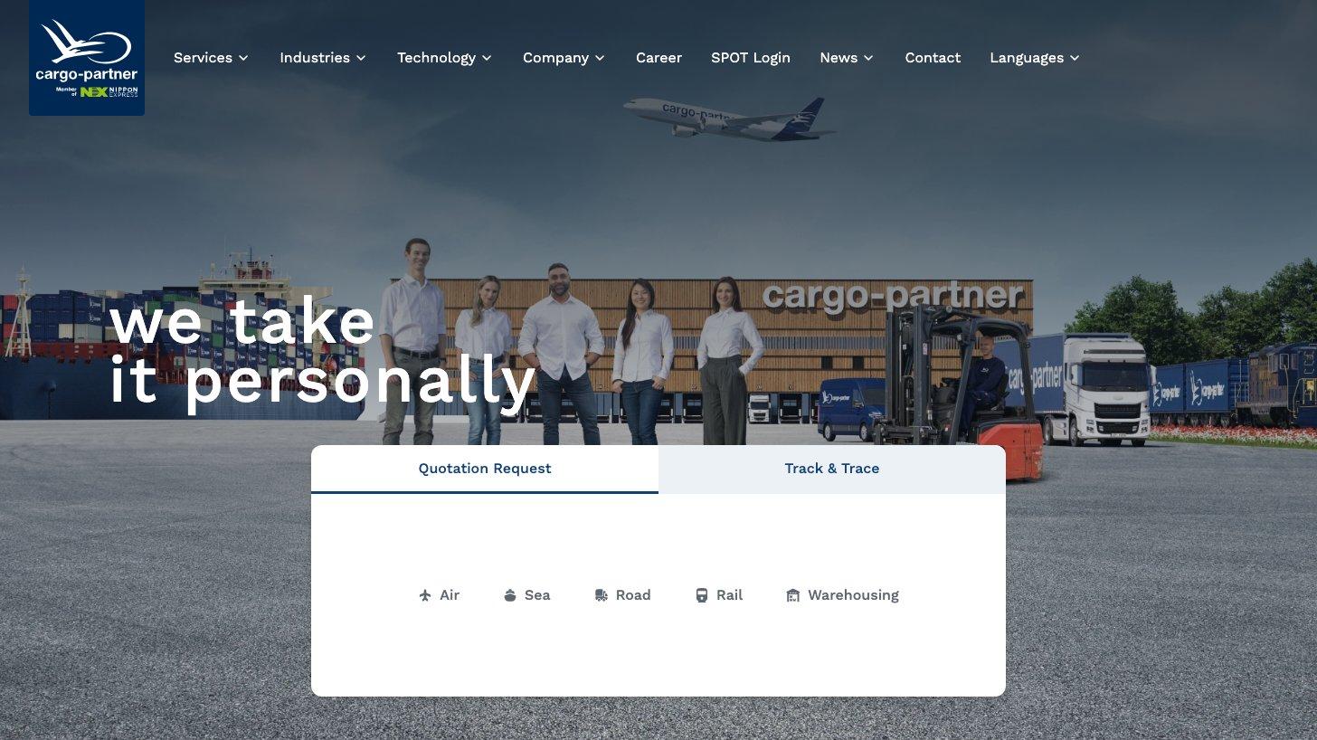 cargo-partner社の公式サイトのトップページ。ロゴにMember of NX NIPPON EXPRESSと入り、航空・海上・陸上・鉄道・倉庫の見積もり依頼の入口がある